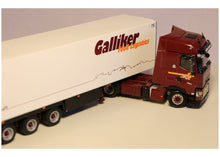 Lade das Bild in den Galerie-Viewer, Galliker Renault Trucks T HIGH 4x2 Reefer Trailer - 3 Axle 1:50