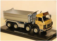 Lade das Bild in den Galerie-Viewer, Saurer D330B 8x4 Kipper Jngold 1:50