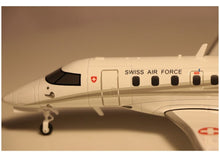 Lade das Bild in den Galerie-Viewer, Pilatus PC-24 T-786 Bundesrat-Jet Swiss Air Force 1:72