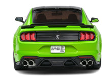Lade das Bild in den Galerie-Viewer, Ford Mustang GT500 grün 1:18
