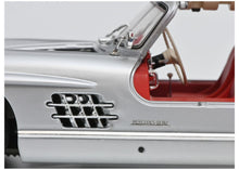 Lade das Bild in den Galerie-Viewer, Mercedes Benz 300 SL Flügeltürer silber 1:18