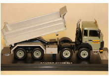 Lade das Bild in den Galerie-Viewer, D330B 8x4 Kipper Toggenburger 1:50