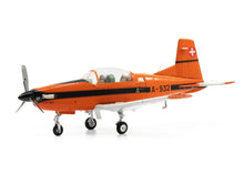 Lade das Bild in den Galerie-Viewer, Pilatus PC-7 A-932 Ursprungsbemalung orange