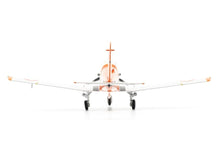 Lade das Bild in den Galerie-Viewer, Pilatus PC-7 A-932 Ursprungsbemalung orange 1:72