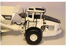 Lade das Bild in den Galerie-Viewer, Volvo A40D White Edition 1:50