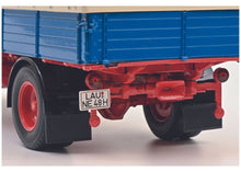 Lade das Bild in den Galerie-Viewer, Mercedes Benz L911 blau 1:18