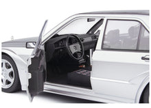 Lade das Bild in den Galerie-Viewer, Mercedes Benz 190E silber 1:18