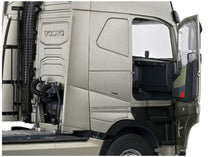 Lade das Bild in den Galerie-Viewer, Volvo Globetr. bronze 1:24