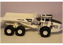 Lade das Bild in den Galerie-Viewer, Volvo A40D White Edition 1:50