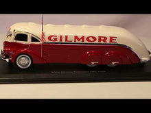 Laden und Abspielen von Videos im Galerie-Viewer, White Gilmore Streamline Tank Truck (USA, 1935) 1:43