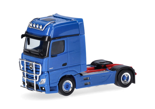 Mercedes-Benz Arocs Gigaspace Solozugmaschine 2-achs enzianblau 1:87 