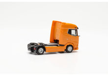 Lade das Bild in den Galerie-Viewer, DAF XG Zugmaschine orange 1:87 
