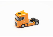 Lade das Bild in den Galerie-Viewer, DAF XG Zugmaschine orange 1:87 
