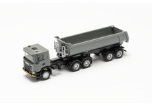 Lade das Bild in den Galerie-Viewer, Scania CG 17 6x6 Rundmulden-Sattelzug 3ach/2achs grau  1:87 
