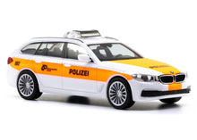 Lade das Bild in den Galerie-Viewer, BMW 5er Touring Kapo Zürich 1:87
