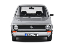 Lade das Bild in den Galerie-Viewer, VW Golf L - silber 1:18 
