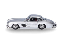 Lade das Bild in den Galerie-Viewer, Mercedes-Benz 300 SL Flügeltürer, silbermetallic 1:87
