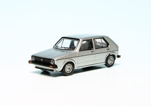 Lade das Bild in den Galerie-Viewer, VW Golf Silber 1:87
