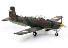 Lade das Bild in den Galerie-Viewer, Pilatus P-3 A-873 Version P-3.05,HB-RCL inkl. Chromständer  1:72
