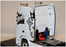 Lade das Bild in den Galerie-Viewer, Scania S-Series 2020 White/Deco.  1:43
