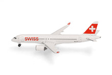 Lade das Bild in den Galerie-Viewer, Swiss International Air Lines Airbus A220-300 HB-JCU &quot;Davos&quot; 1:500
