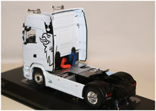 Lade das Bild in den Galerie-Viewer, Scania S-Series 2020 White/Deco.  1:43
