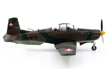 Lade das Bild in den Galerie-Viewer, Pilatus P-3 A-873 Version P-3.05,HB-RCL inkl. Chromständer  1:72
