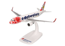 Lade das Bild in den Galerie-Viewer, Edelweiss Air Airbus A320 &quot;Help Alliance&quot; - HB-JLT  1:200
