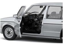 Lade das Bild in den Galerie-Viewer, VW Golf L - silber 1:18
