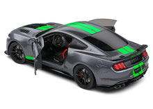 Lade das Bild in den Galerie-Viewer, Ford Shelby GT500 grau 1:18 
