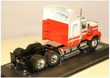 Lade das Bild in den Galerie-Viewer, GMC General 1980 Red/Withe 1:43
