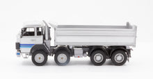 Lade das Bild in den Galerie-Viewer, Saurer D330B 8x4 Kipper Messe silber 1:50
