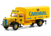 Lade das Bild in den Galerie-Viewer, Saurer S4C Pritsche-Plane Cardinal  1:87
