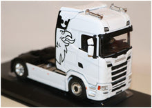 Lade das Bild in den Galerie-Viewer, Scania S-Series 2020 White/Deco.  1:43
