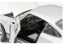 Lade das Bild in den Galerie-Viewer, Porsche 911S Coupé silber 1:18
