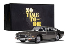 Lade das Bild in den Galerie-Viewer, James Bond Aston Martin V8 - No Time To Die 1:36
