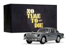 Lade das Bild in den Galerie-Viewer, James Bond Aston Martin DB5 - No Time To Die 1:36
