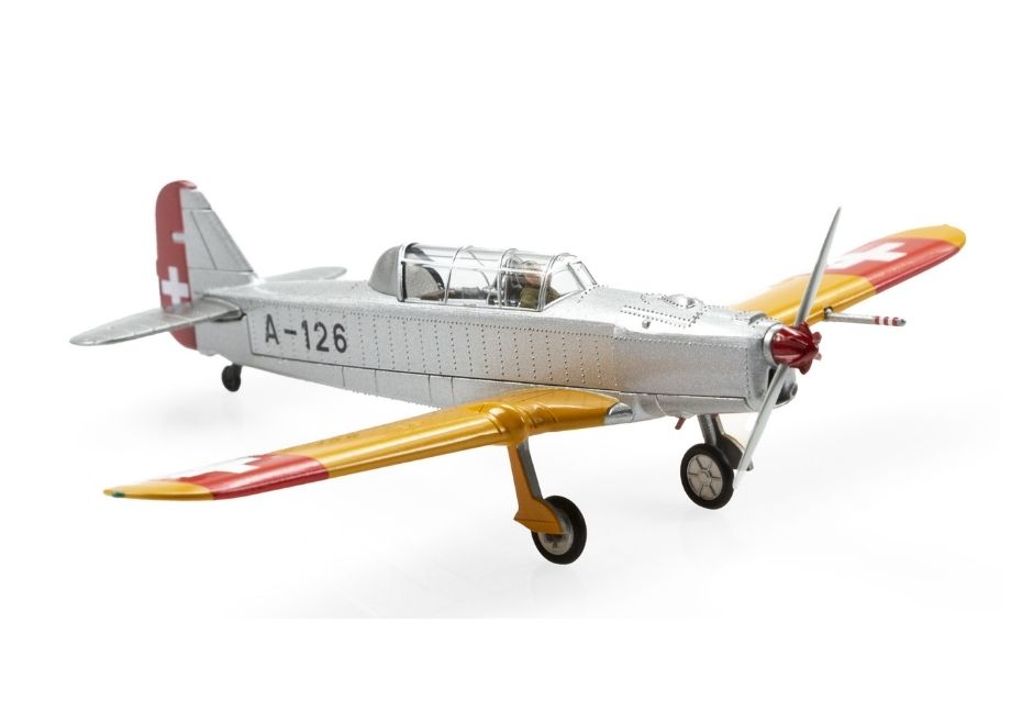 Pilatus P-2-05/A-126 Erstversion mit gelben Flügel