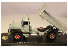 Lade das Bild in den Galerie-Viewer, Saurer D330B Hauber Jul. Peter 1:50
