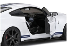 Lade das Bild in den Galerie-Viewer, Ford Mustang Shelby weiss  1:18
