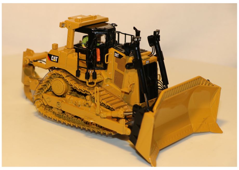 Cat D9T Track-Tape Tractor 1:50