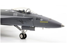 Lade das Bild in den Galerie-Viewer, F/A-18C Hornet J-5017 Falcons 1:72
