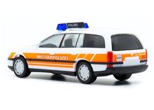 Lade das Bild in den Galerie-Viewer, Opel Omega Militärpolizei  1:87
