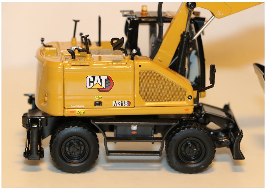 CAT M318 WHEELED EXCAVATOR カスタム品 1/50 Cat M318 Wheeled Excavator 1:50 – Technikwelt